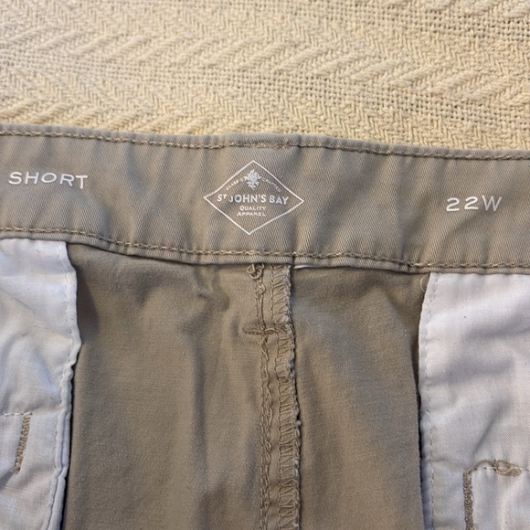 St. John’s Bay size 22W khaki shorts EUC - Picture 4 of 6